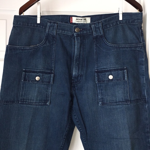 levis movin on jeans